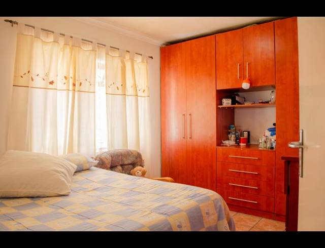 3 BEDROOM HOUSE FOR SALE IN PELIKAN PARK